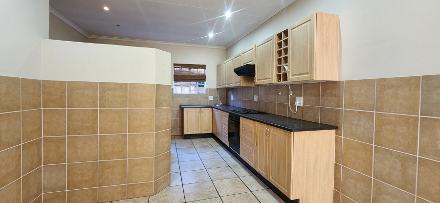 3 Bedroom Property for Sale in Kannoniers Park North West